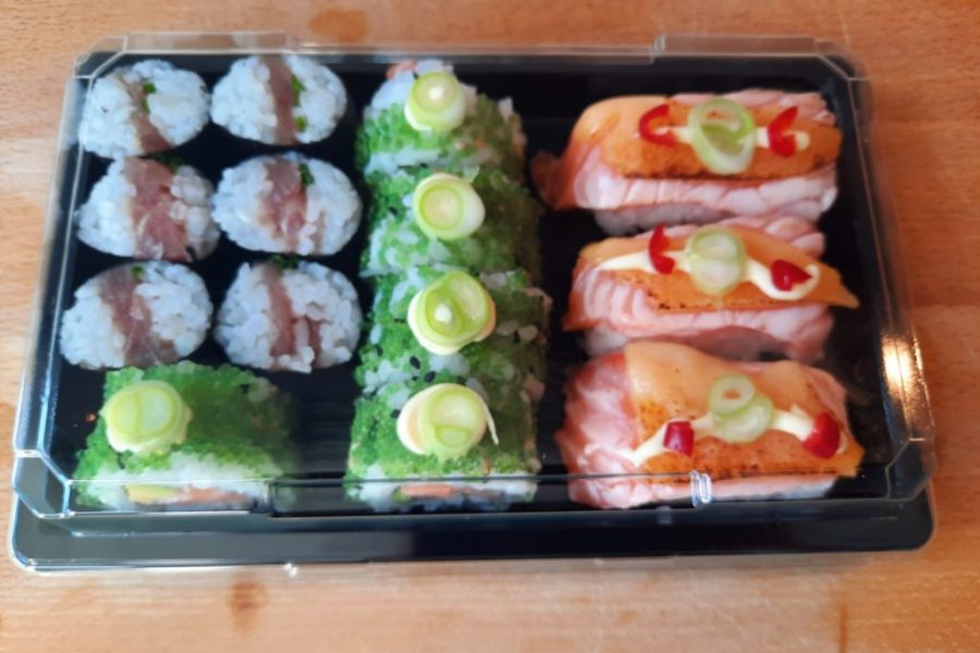 maki tuna, the green salmon roll en de nigiri flamed salmon